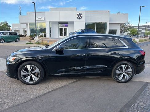 Used 2024 Audi Q8 e-tron Premium Plus w/ Premium Plus Package AWD/4WD image 2