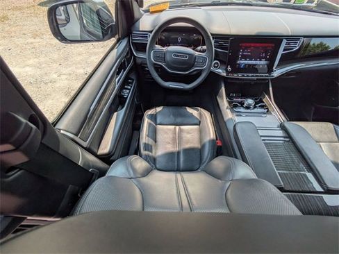 Used 2022 Jeep Wagoneer Series III w/ Convenience Group I image 31