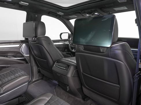 Used 2026 Cadillac Escalade V w/ LPO, ONYX Package image 12