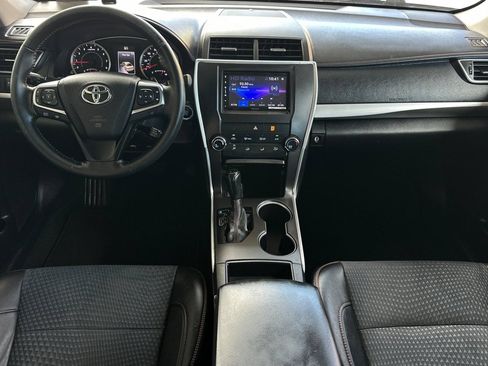 Used 2015 Toyota Camry SE w/ Moonroof Package FWD image 12