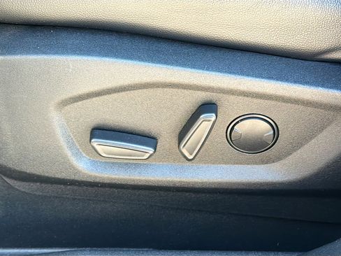 Used 2023 Ford Edge Titanium image 23