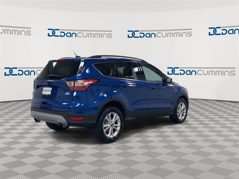 Used 2017 Ford Escape SE w/ Equipment Group 201A image 8