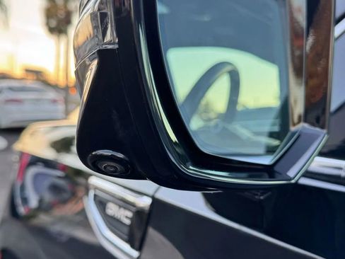 Used 2021 GMC Yukon SLT w/ Rear Media and Nav Package image 20