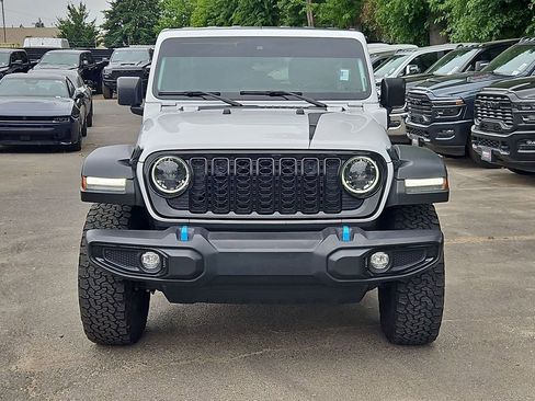 Used 2024 Jeep Wrangler Unlimited AWD/4WD image 2