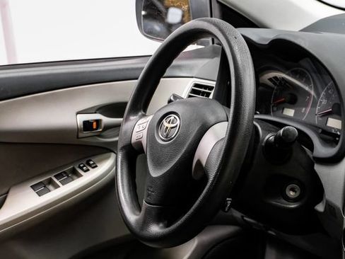 Used 2012 Toyota Corolla LE FWD image 16