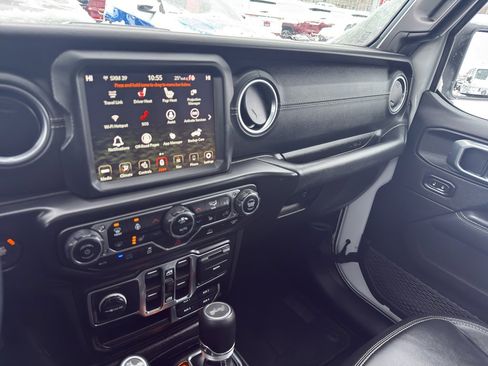 Used 2022 Jeep Wrangler Unlimited Sahara w/ Cold Weather Group image 21