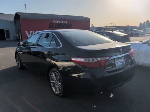 Used 2016 Toyota Camry SE image 4