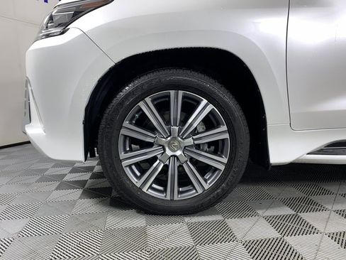 Used 2016 Lexus LX 570 4WD w/ Luxury Package image 12