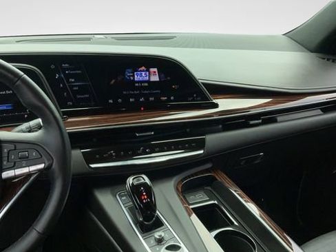 Used 2023 Cadillac Escalade Premium Luxury AWD/4WD image 11