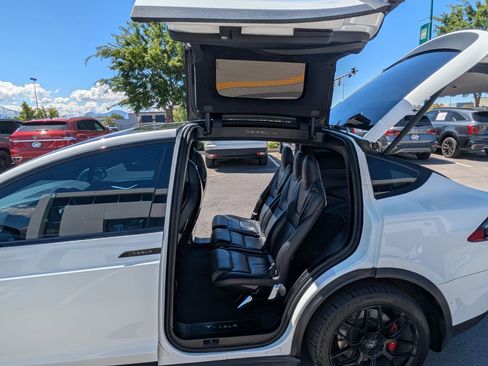 Used 2016 Tesla Model X Performance AWD/4WD image 29