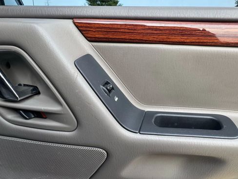 Used 1999 Jeep Grand Cherokee Limited image 22