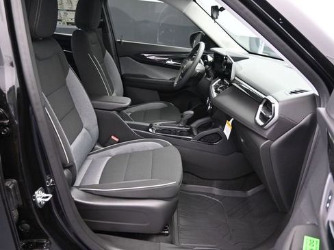 New 2026 Chevrolet TrailBlazer LT w/ Driver Confidence Package FWD image 34