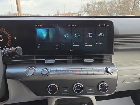 Used 2025 Hyundai Kona SE image 25