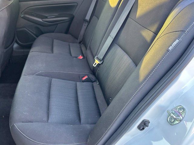 Used 2025 Nissan Altima 2.5 SV FWD image 7