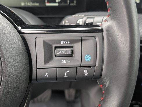 Used 2025 Nissan Kicks SR AWD/4WD image 22