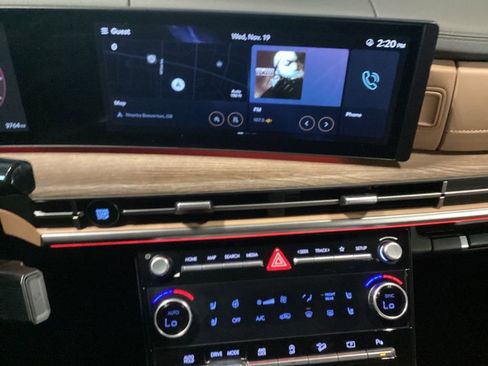 Used 2025 Hyundai Santa Fe Limited image 14