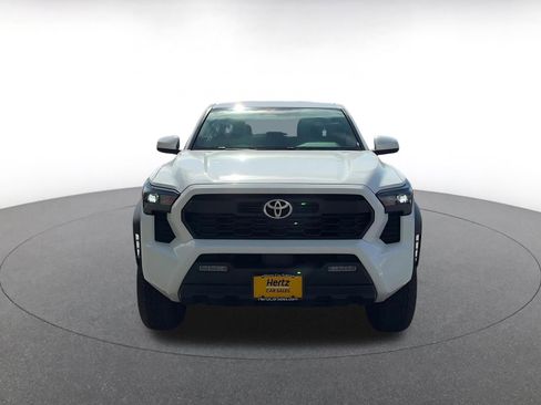 Used 2025 Toyota Tacoma TRD Off-Road AWD/4WD image 4