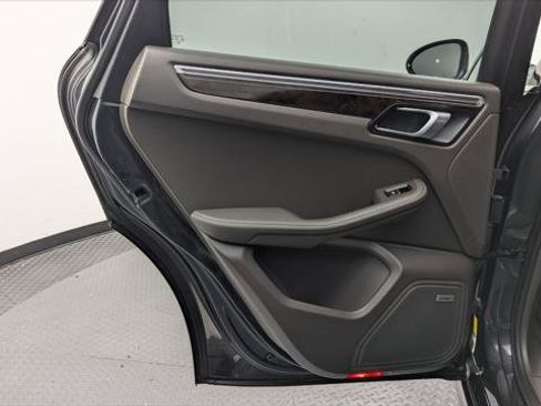 Used 2018 Porsche Macan Turbo w/ Premium Package Plus image 14