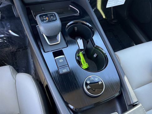 Certified 2025 Nissan Rogue SL image 16