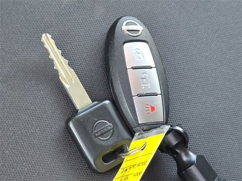 Used 2023 Nissan Frontier SV image 34