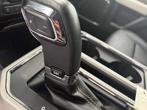 Used 2019 Ford F150 Lariat w/ FX4 Off-Road Package AWD/4WD image 22