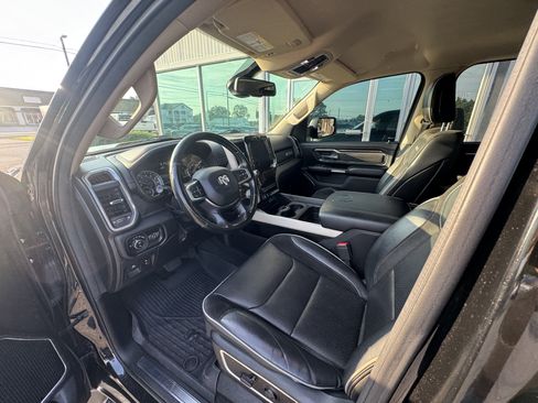 Used 2019 RAM 1500 Laramie AWD/4WD image 7