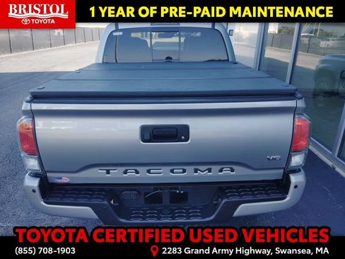 Used 2021 Toyota Tacoma TRD Sport w/ TRD Premium Sport Package AWD/4WD image 25