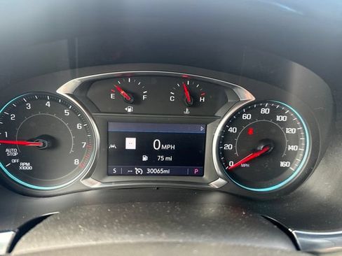 Used 2023 Chevrolet Traverse LT w/ LT Premium Package AWD/4WD image 12