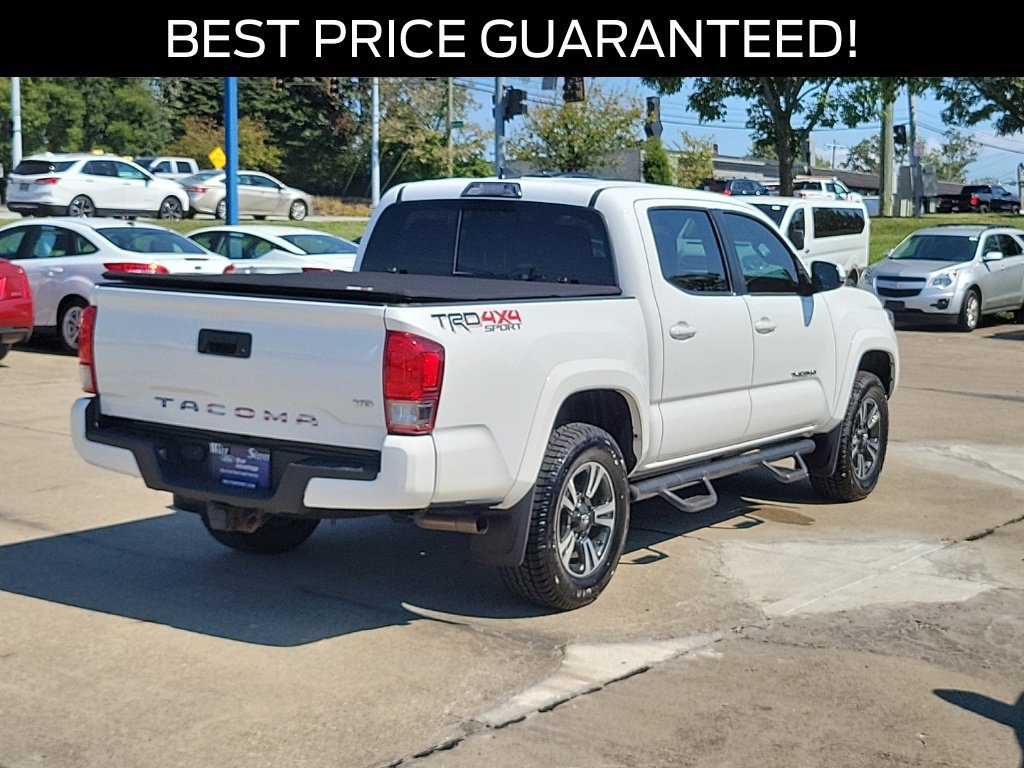 Used 2017 Toyota Tacoma TRD Sport w/ Tow Package (A/T) AWD/4WD image 4