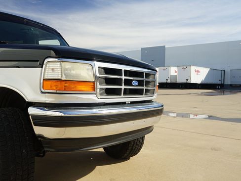 Used 1995 Ford Bronco XLT image 32