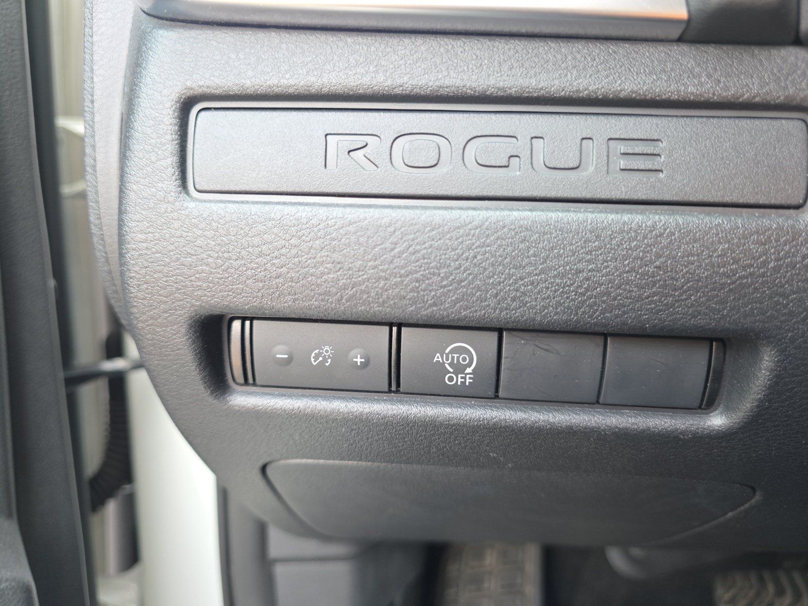 Used 2023 Nissan Rogue S AWD/4WD image 21