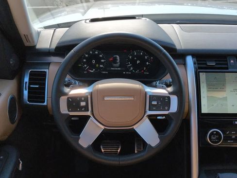 Used 2025 Land Rover Discovery Metropolitan Edition AWD/4WD image 25