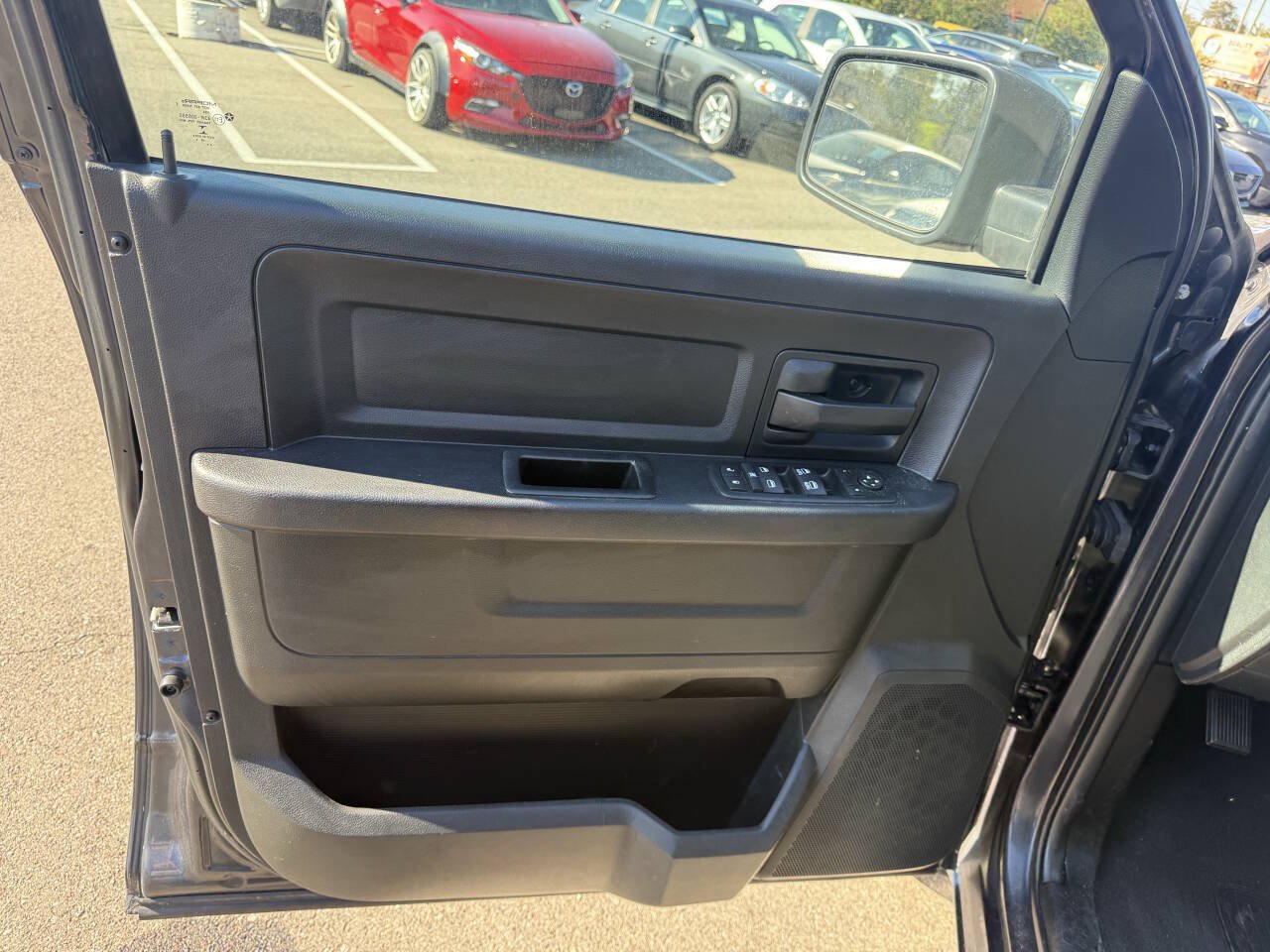 Used 2017 RAM 1500 Express AWD/4WD image 17