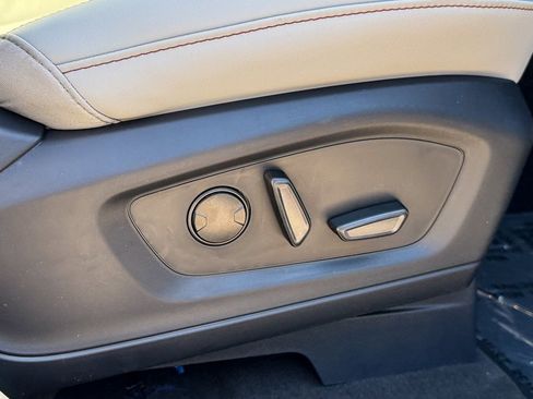 New 2025 Ford Explorer Active w/ Active Comfort Package image 12