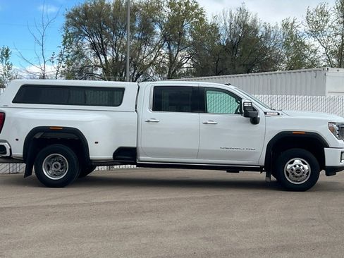 Used 2023 GMC Sierra 3500 Denali w/ Denali Ultimate Package AWD/4WD image 3