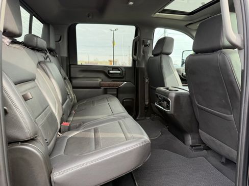 Used 2023 GMC Sierra 3500 Denali w/ Denali Ultimate Package image 15