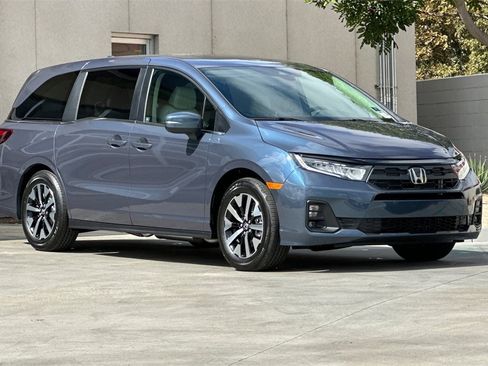 New 2026 Honda Odyssey EX-L image 2