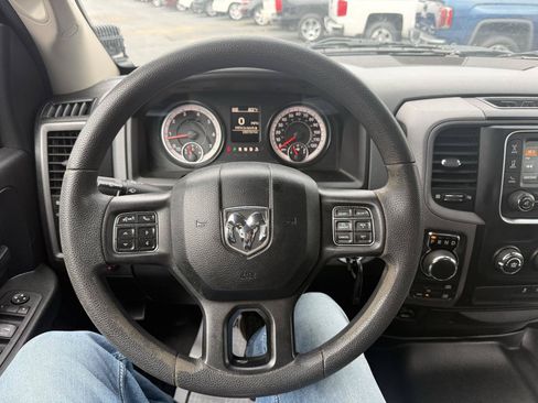 Used 2018 RAM 1500 Express AWD/4WD image 14