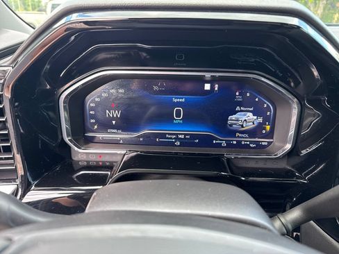 Used 2023 Chevrolet Silverado 1500 LT AWD/4WD image 27