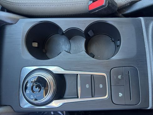 Used 2020 Ford Escape SE image 19