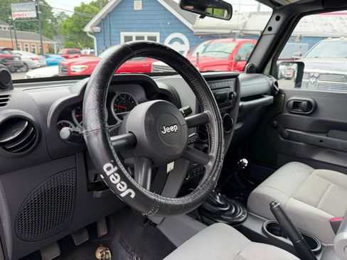 Used 2008 Jeep Wrangler Unlimited Rubicon w/ Trailer Tow Group AWD/4WD image 13