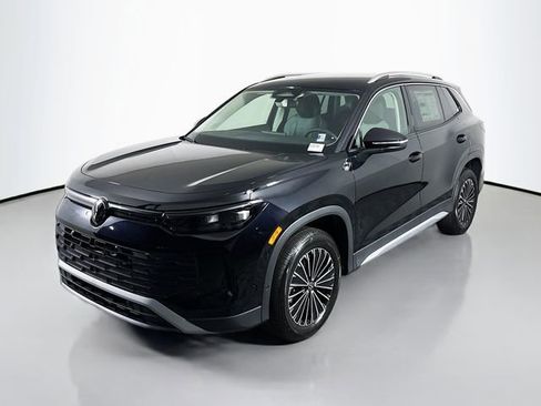 New 2025 Volkswagen Tiguan S image 3