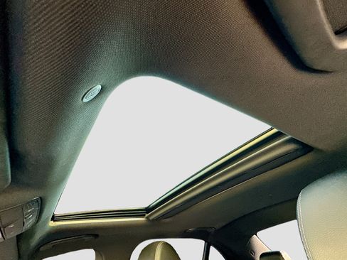 Used 2017 Mercedes-Benz E 300 E 300 image 20