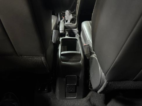 Used 2022 Buick Encore Preferred w/ Safety Package AWD/4WD image 33