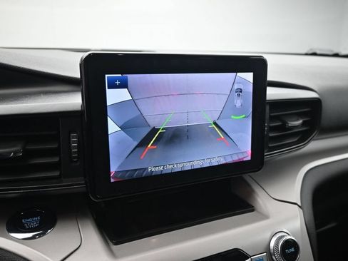 Certified 2023 Ford Explorer XLT RWD image 15