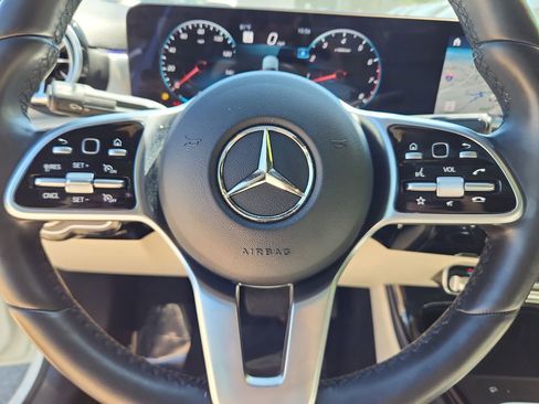 Used 2022 Mercedes-Benz A 220 4MATIC image 17