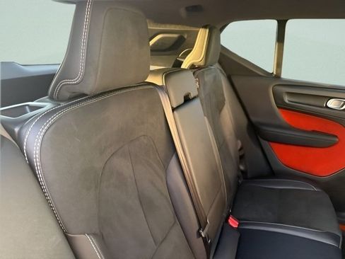 Used 2019 Volvo XC40 T5 R-Design AWD/4WD image 15