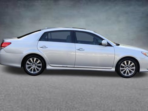 Used 2011 Toyota Avalon Limited FWD image 2