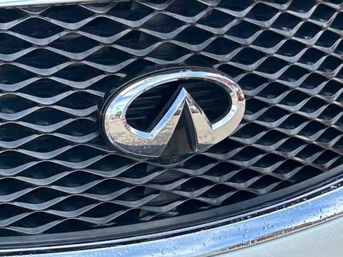 Used 2015 INFINITI QX80 4WD w/ 22" Wheel Package image 9