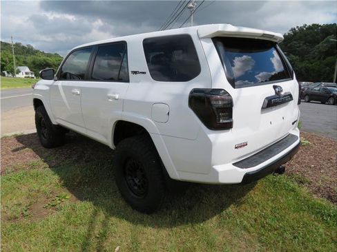 Used 2018 Toyota 4Runner TRD Pro AWD/4WD image 2